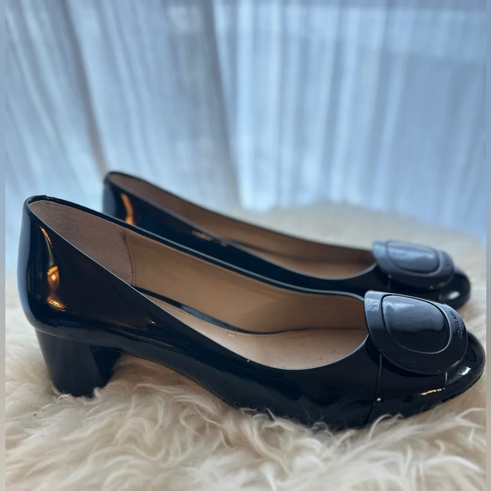Michael Kors Women’s Dress Shoes - Picture 3 of 7